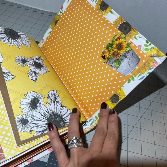 Handmade Fall themed junk Journal - Picture 6 of 10